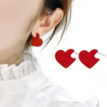 2020 Винтажные женские милые серьги в форме сердца, новые модные сине-красные маленькие серьги с надписью 